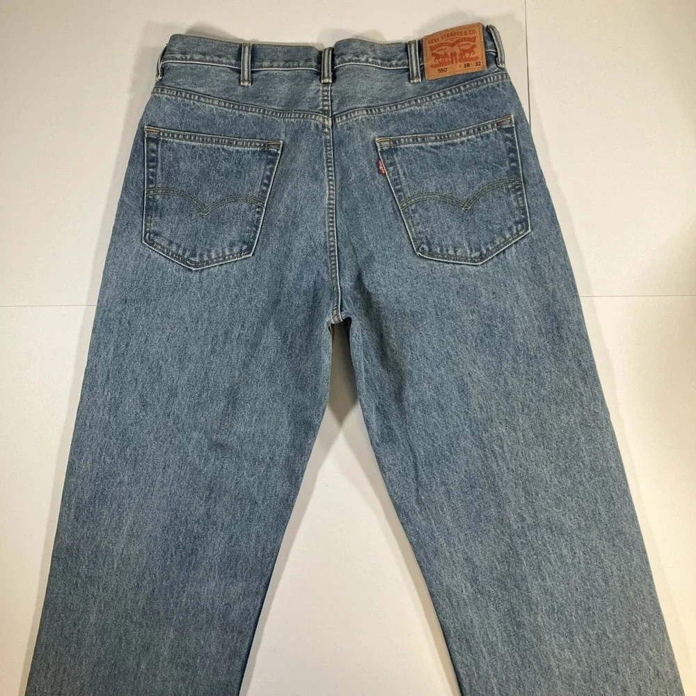 Levi's 550 Jeans Mens 38x32 Relaxed Fit Tapered Medium Wash Blue Denim